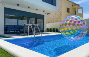 Pet Friendly Apartment In Jezera With Wifi
